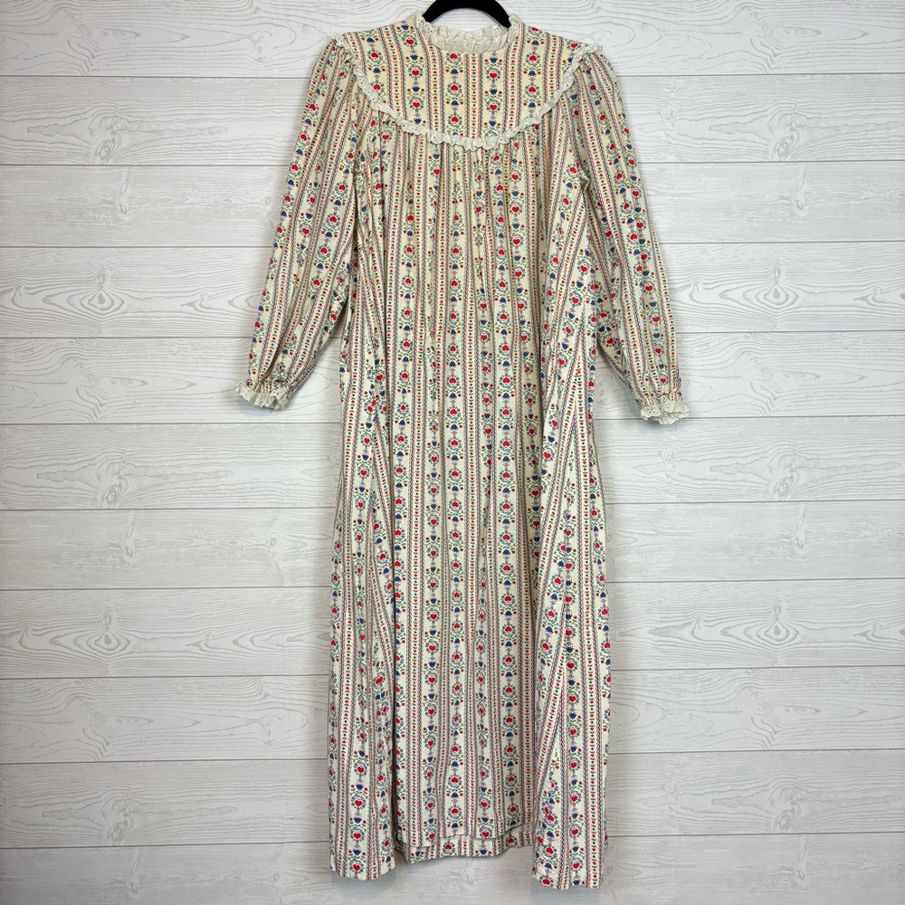 Floral Long Sleeve Nightgown